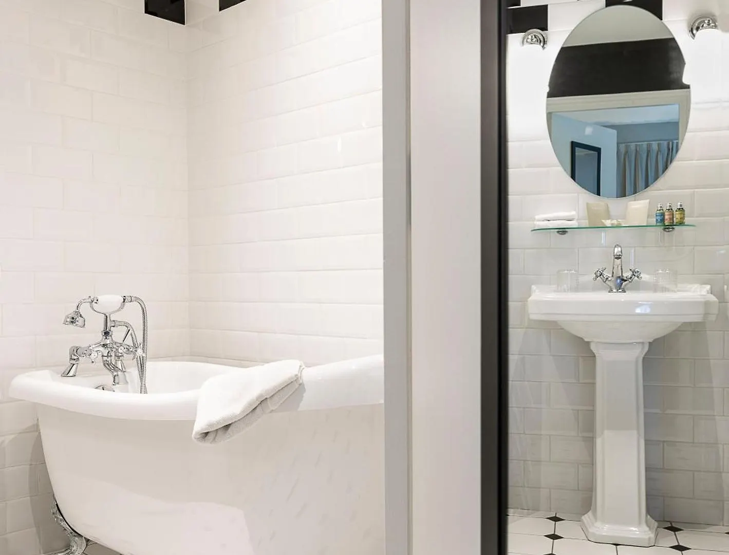 Maison D'Anthouard Ecully Hotel