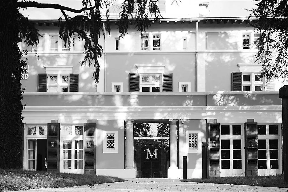Maison D'Anthouard Ecully 4*,